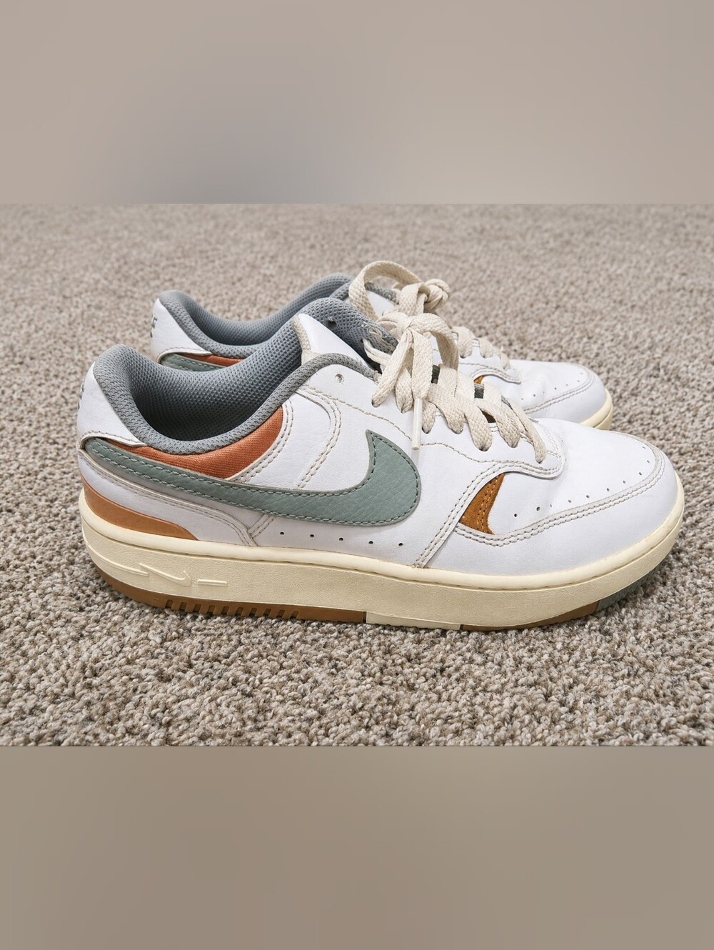 Nike Low-Top Sneakers